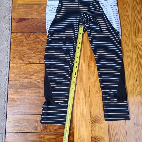 Athleta White & Black Striped Relay 2.0 Capri Leggings - Picture 7 of 15